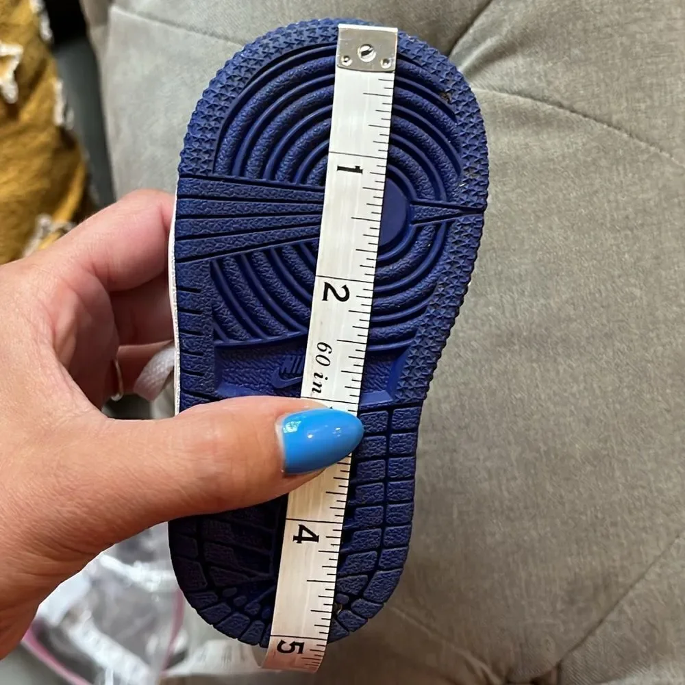 Jordan 1 Mid 
